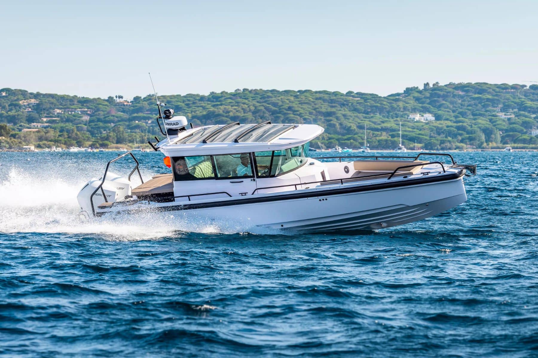 Axopar 28 Cabin Featured