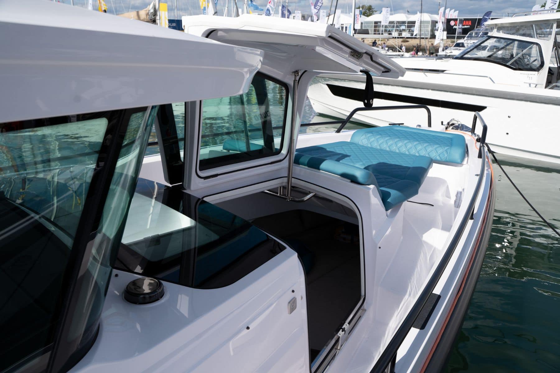 Axopar 45 XC Cross Cabin Cruiser