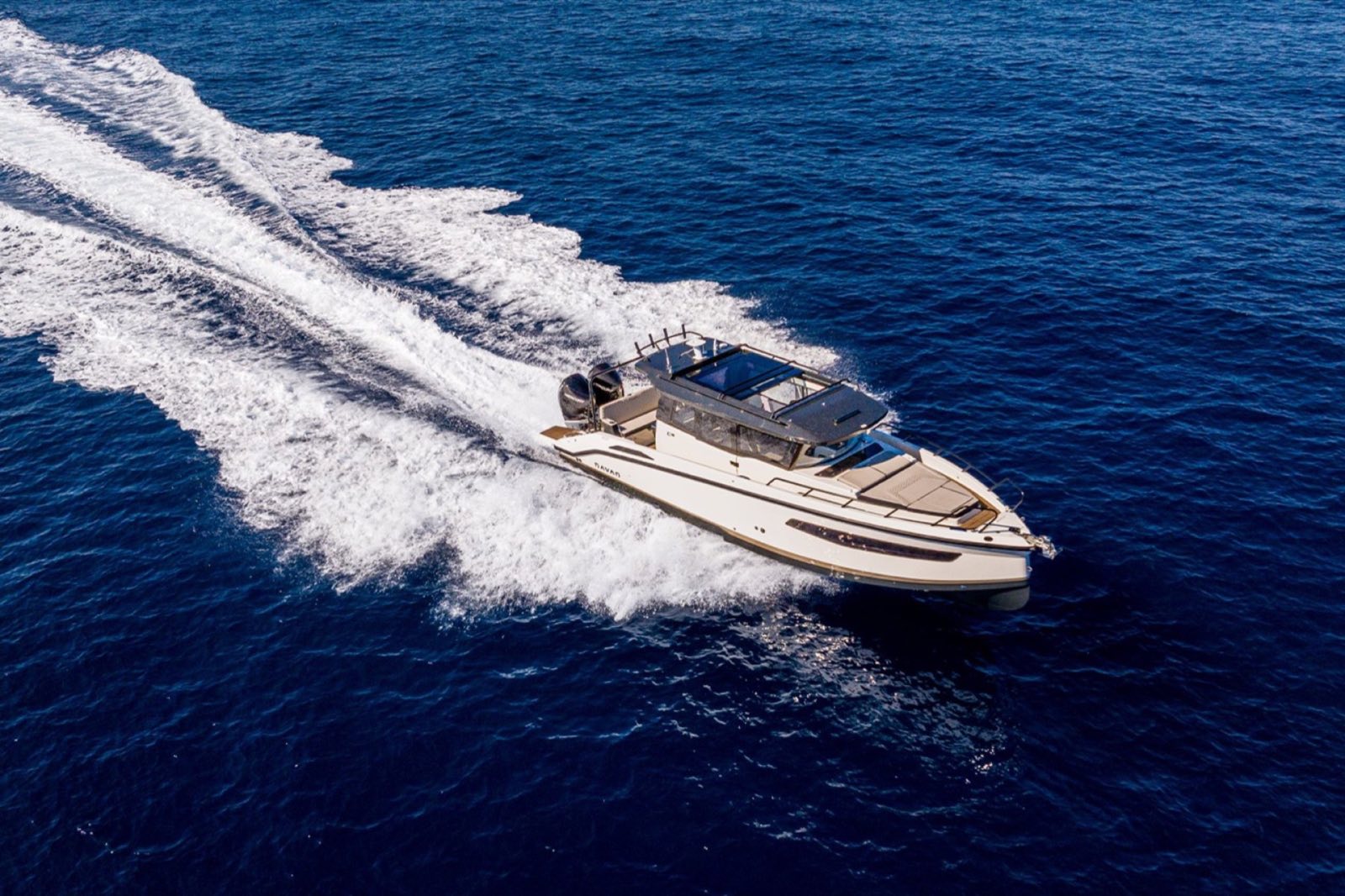 Running a center console in 2-foot chop