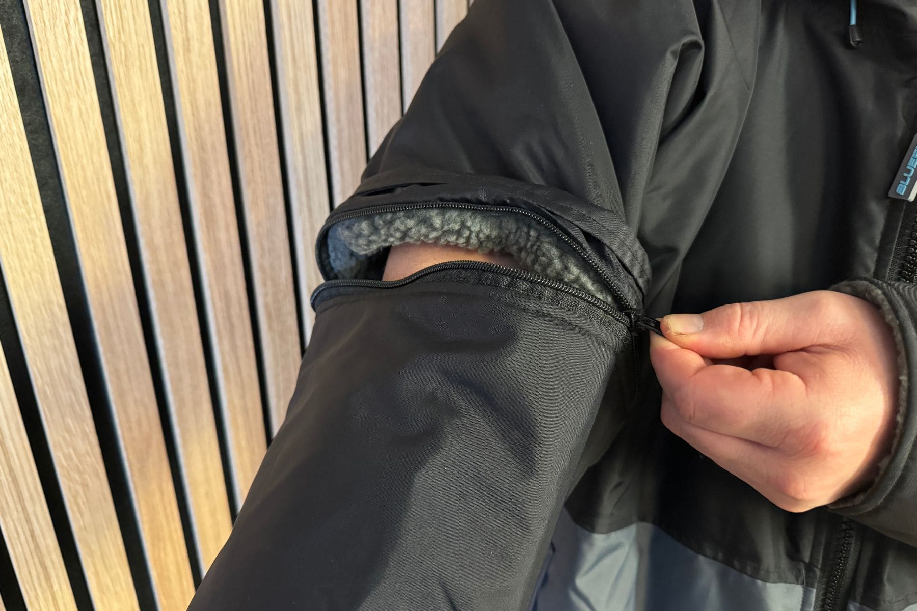Bluefin Sup Heatwave Robe Detachable Sleeve