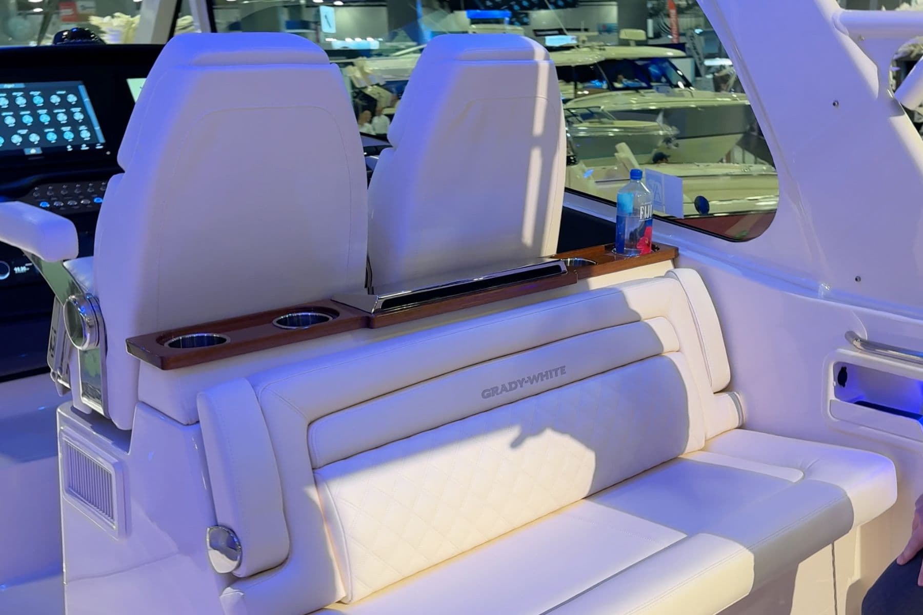 Grady white freedom 415 dual console cushion
