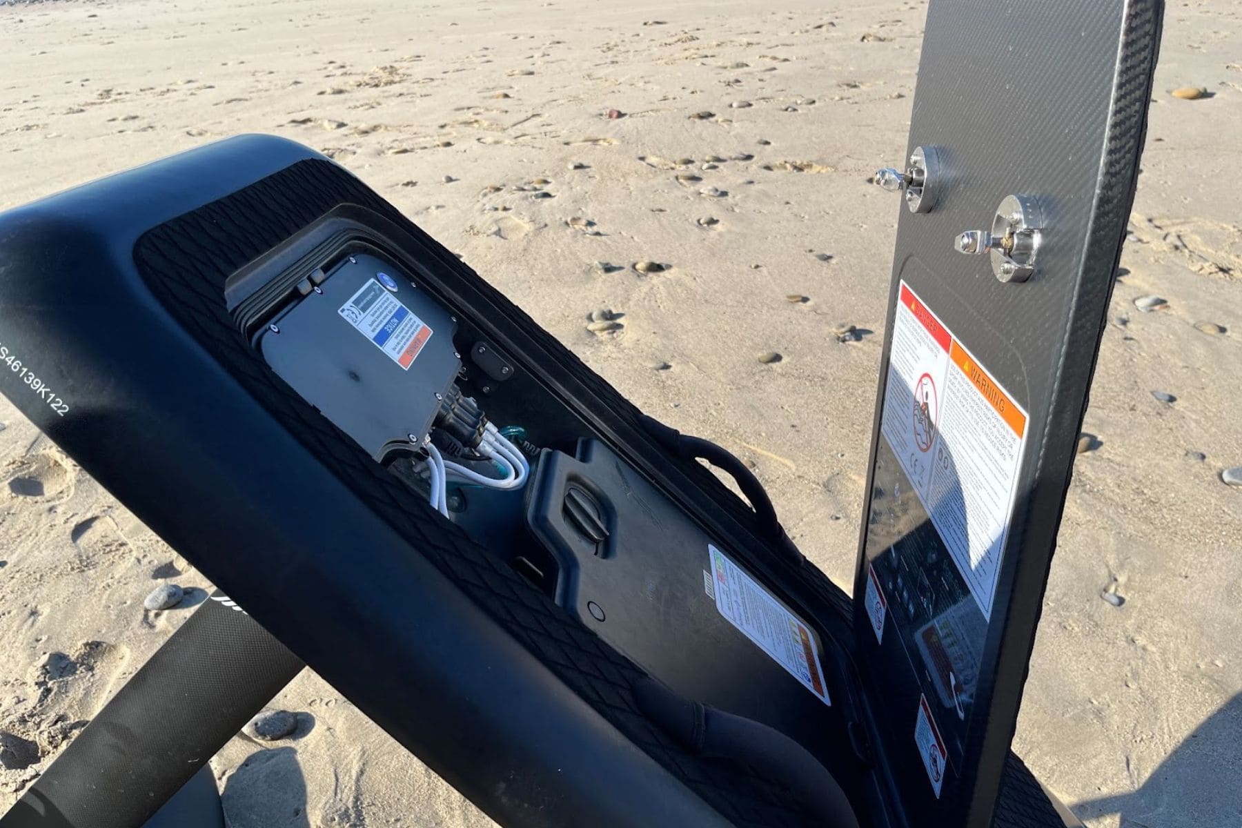 Lift 3 5 4 battery hatch