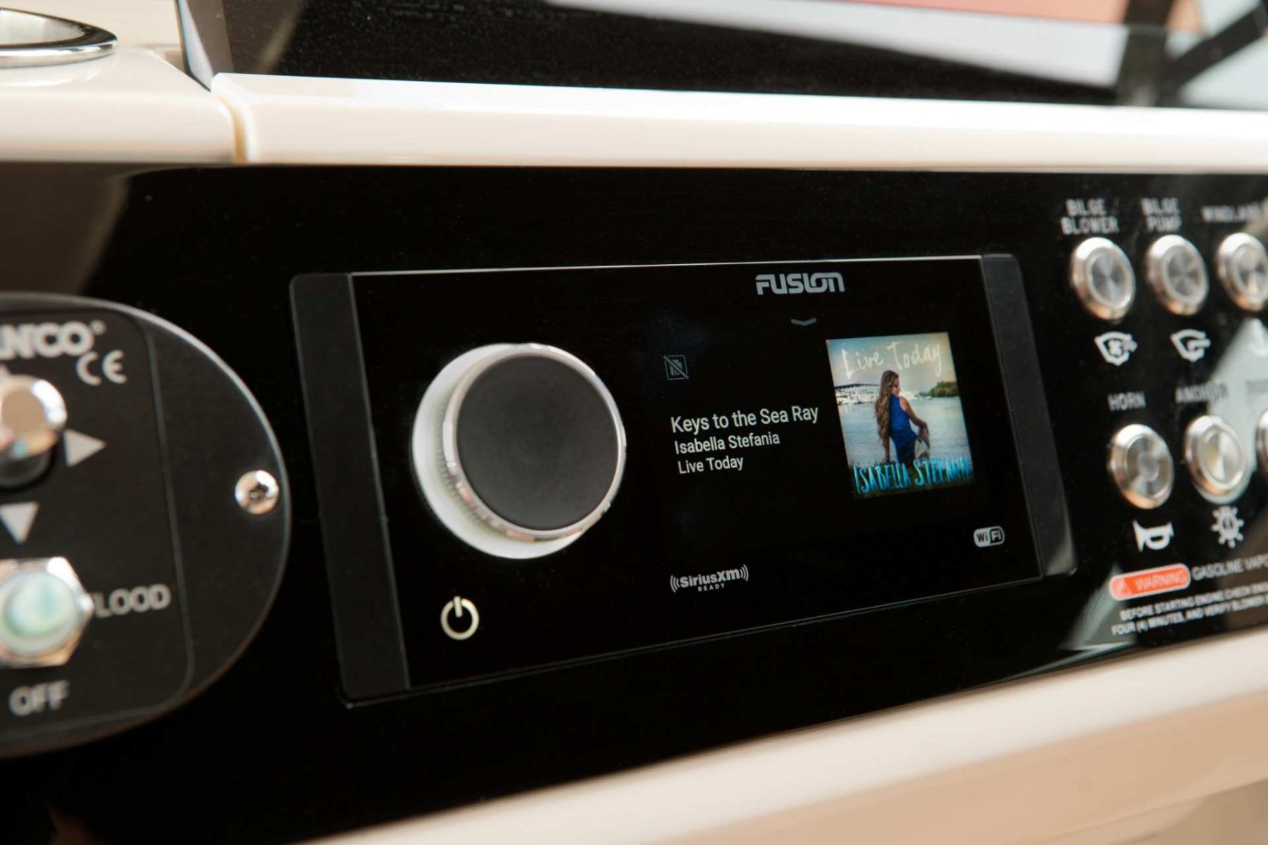 Sea ray slx 350 audio system