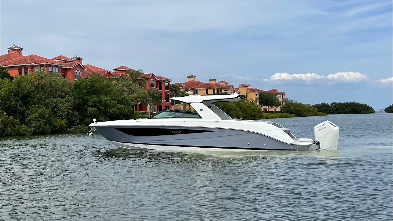 Sea Ray SLX 400 Bowrider Boat