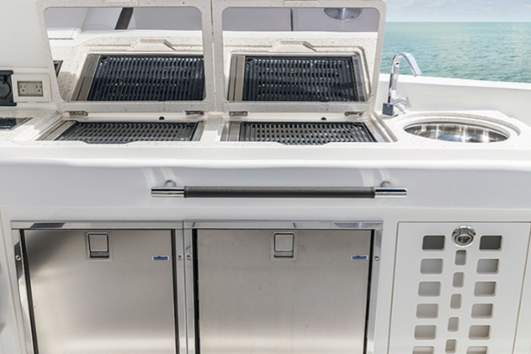 Sea ray slx 400 ob grills