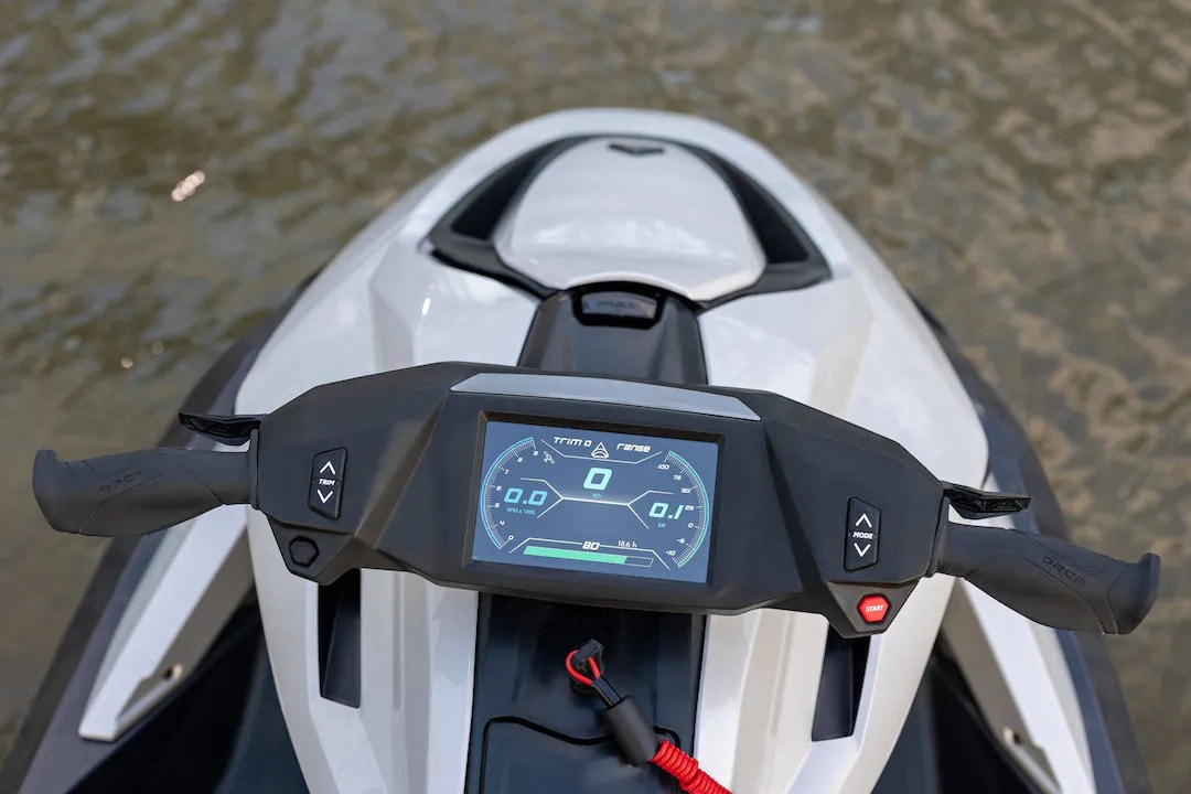 Taiga orca electric screen