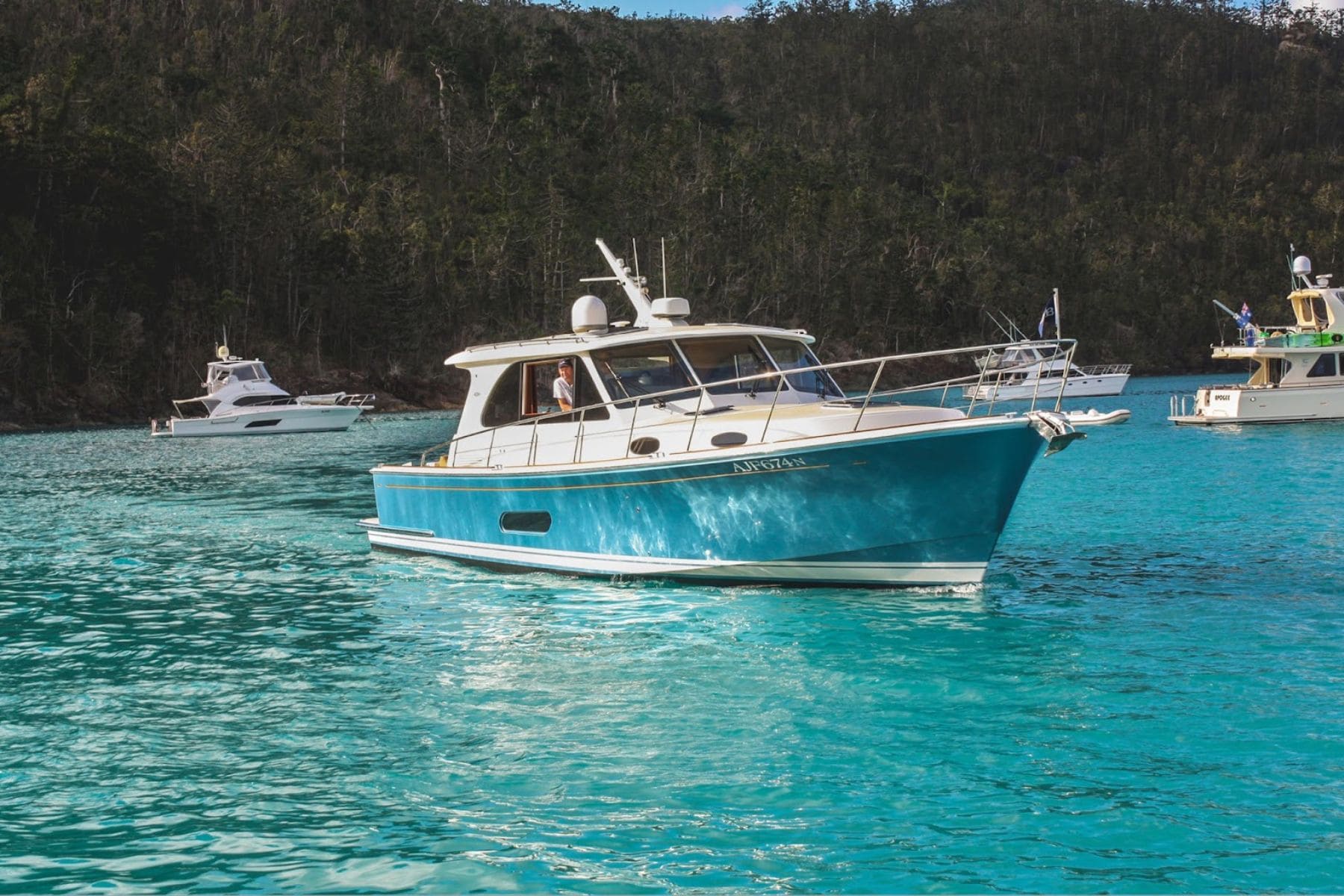 Grand Banks Eastbay 44 Cabin Cruiser photo 3