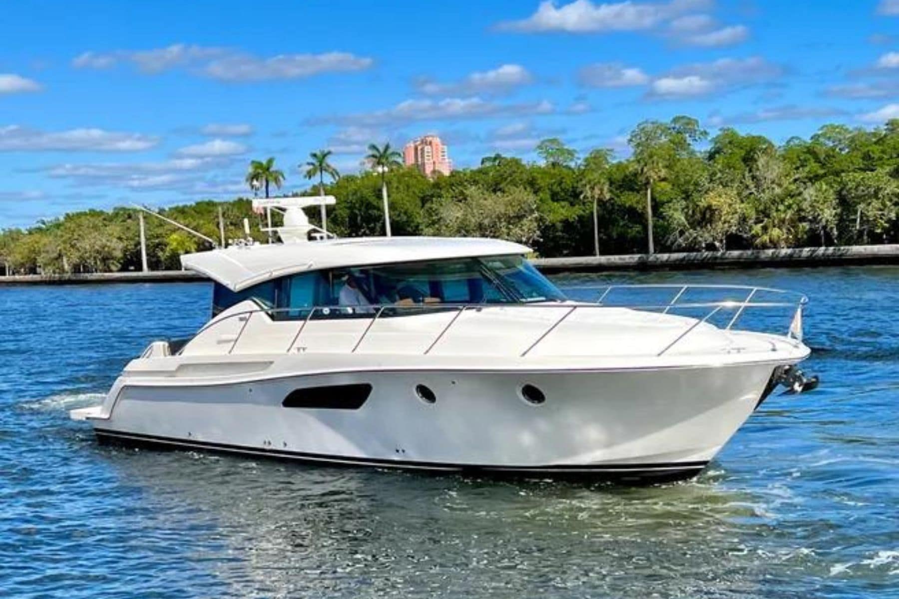 Tiara C44 Coupe Featured