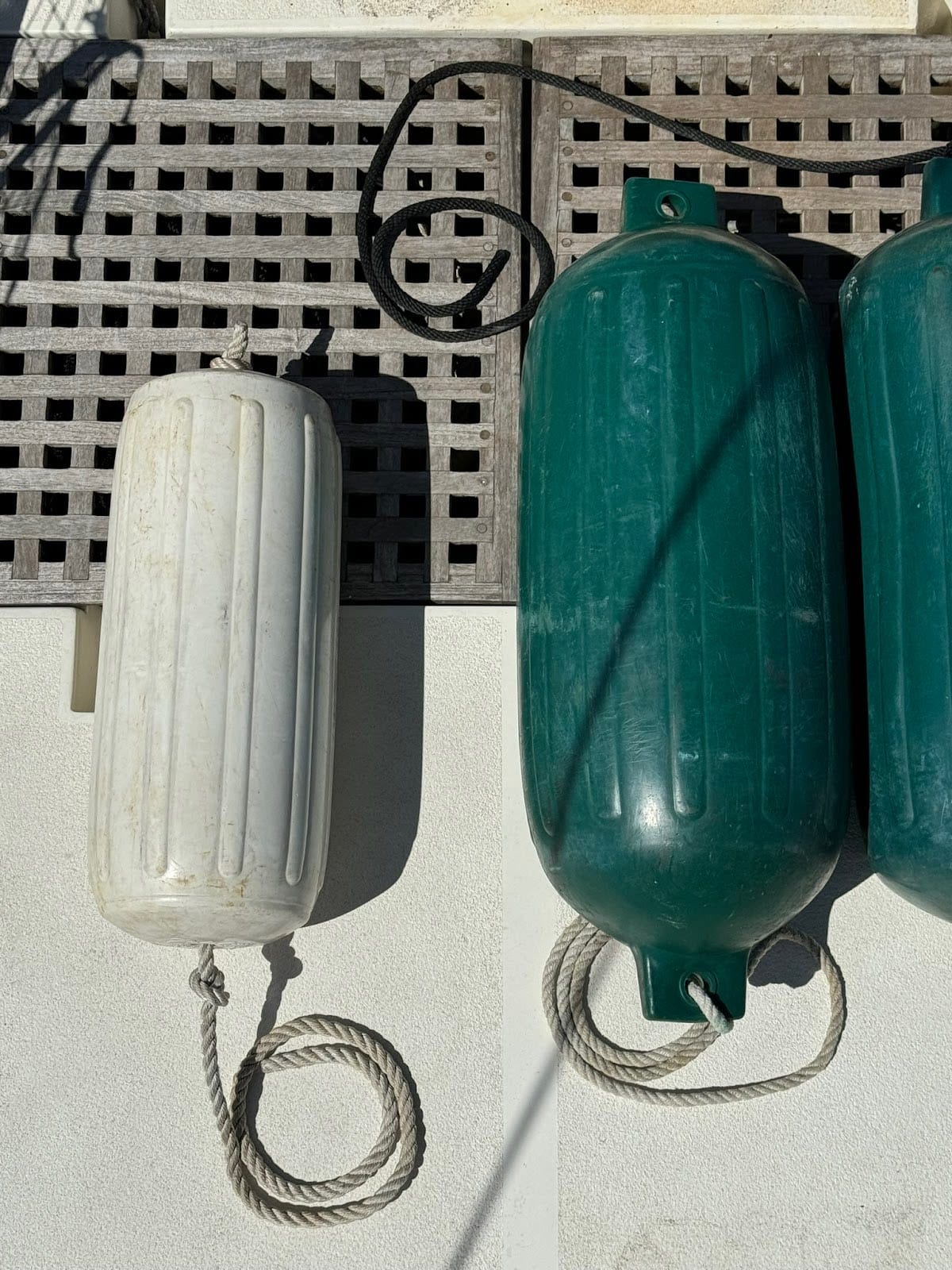 How to tie a knot for a fender three fenders