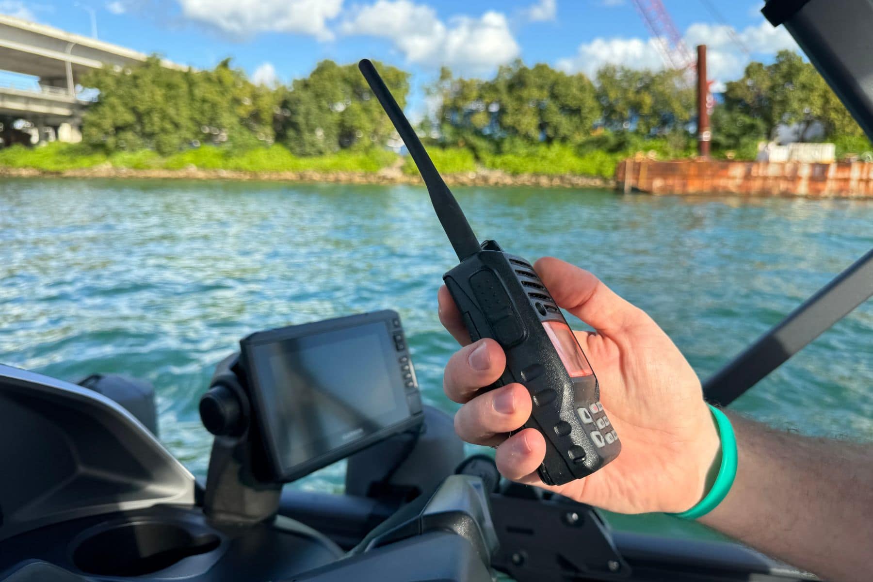 Uniden compact vhf radio
