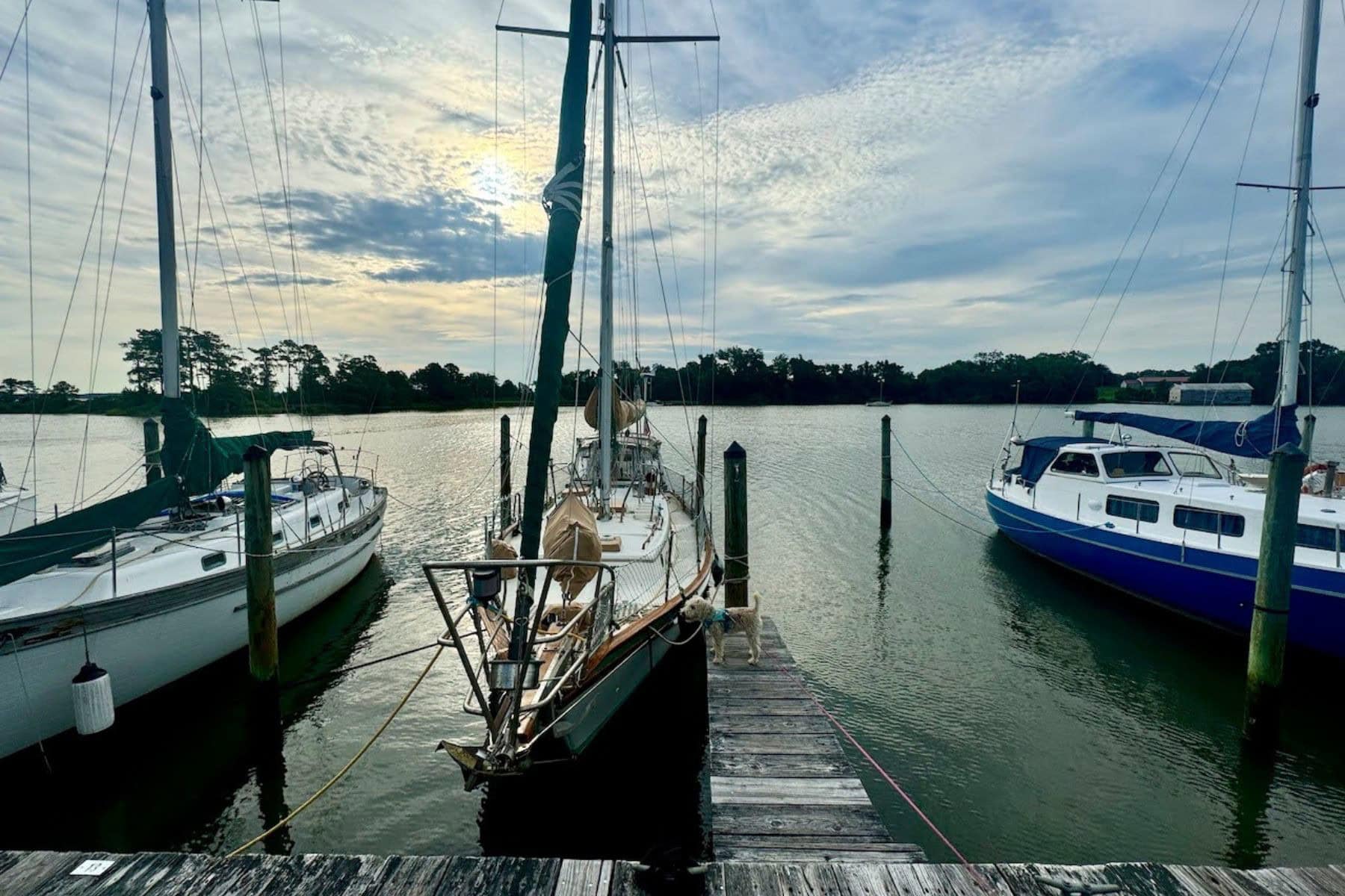 How to find a boat slip fixed docks