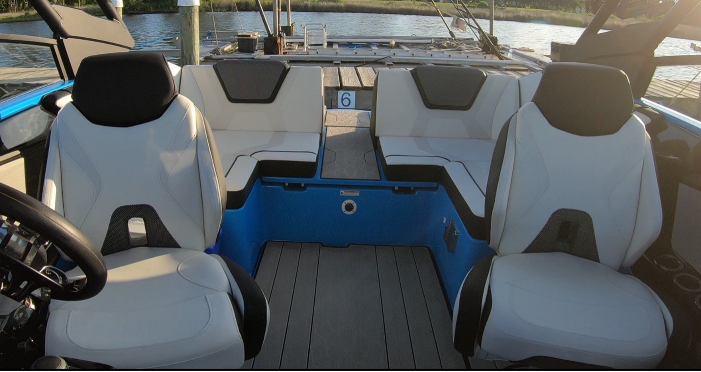 Yamaha 222xd jet boat construction